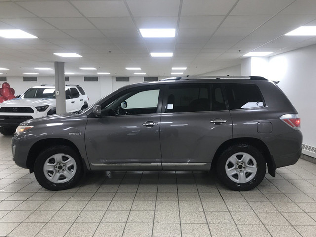 2011 Toyota Highlander Hybrid LIMITED in Cars & Trucks in Calgary - Image 3