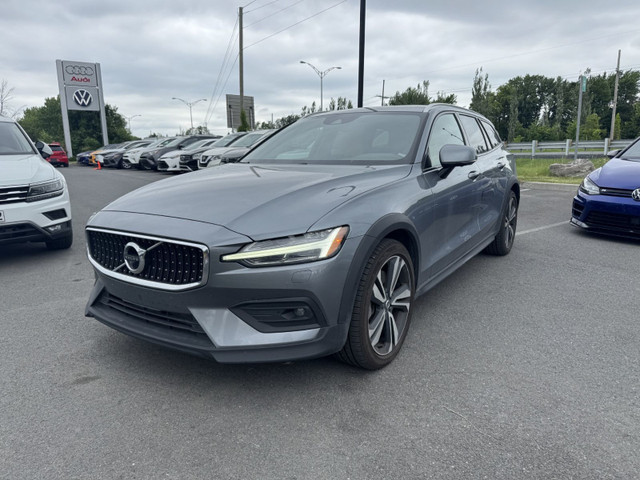 2020 Volvo V60 Cross Country Toit pano | Intérieur Amber | Garan in Cars & Trucks in Longueuil / South Shore
