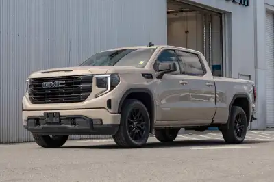 Discover the power and style of our 2023 GMC Sierra 1500 Elevation. This bold pickup offers a refine...