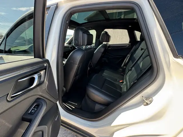 2018 Porsche Macan AWD dans Autos et camions dans Ottawa - Image 26