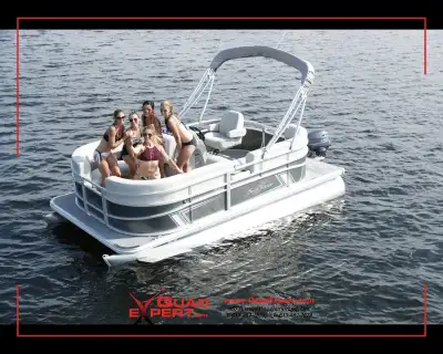 2025 Sunchaser Vista 16LR Pontoon Package with Yamaha F40LA Outboard and Trailmaser Trailer! All-inc...