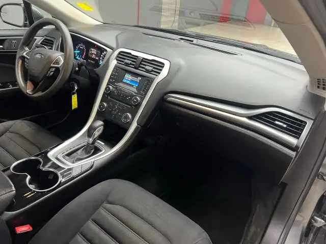 2015 Ford Fusion dans Autos et camions dans Ville d’Edmonton - Image 17