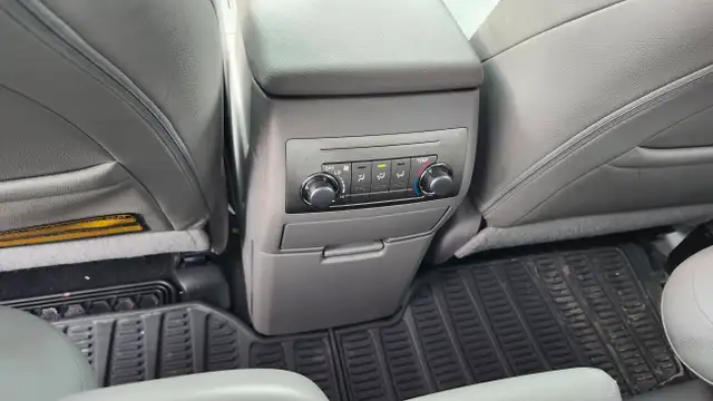 2013 Toyota Highlander 4WD 4dr in Cars & Trucks in Oakville / Halton Region - Image 29