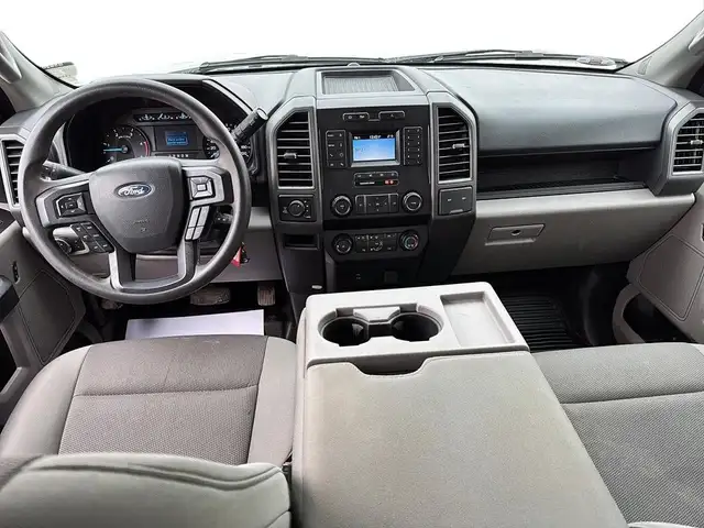 2022 Ford F-350 XL 4x4 SuperCab 6,7L superstroke Diesel 6 Passag in Cars & Trucks in Laval / North Shore - Image 14