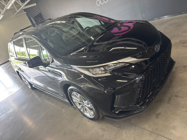 2021 Toyota Sienna XSE ENSEMBLE TECHNOLOGIQUE AWD HYBRIDE TOIT O in Cars & Trucks in Saint-Jean-sur-Richelieu - Image 2