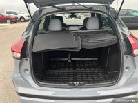 Wheels: 17 Alloy, Vehicle Dynamic Control (VDC) Electronic Stability Control (ESC), Variable Intermi... (image 8)