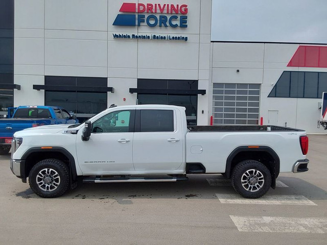 2024 GMC Sierra 3500HD 4WD Crew Cab 172" SLE, 6.6L V8, 10 Spd Tr in Cars & Trucks in Calgary - Image 2