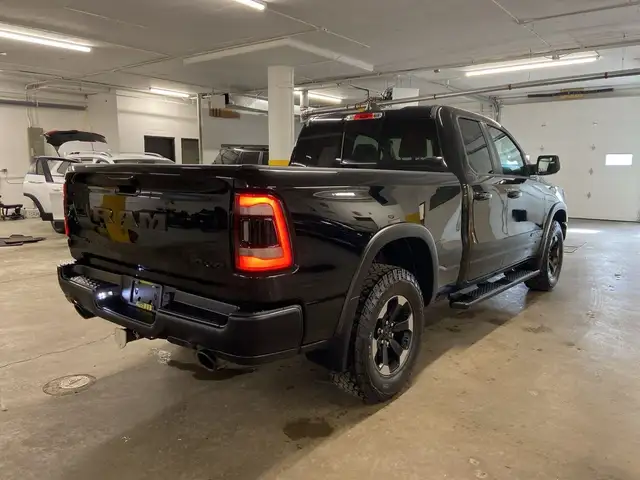 2019 Ram 1500 Rebel 4x4 Quad Cab 6'4 Box dans Autos et camions dans Calgary - Image 6