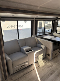 Looking for a trailer that steals the spotlight no matter where you are? The one everyone stares at... (image 7)