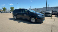EXECUTIVE CROSSTOWN DEMO! This 2024 CHRYSLER VOYAGER LX has the following options Cloth Bucket Seats... (image 5)