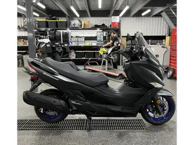 2024 Suzuki Burgman 400 Les photos peuvent être à titre indicatif et sans inscription. Les promotion...