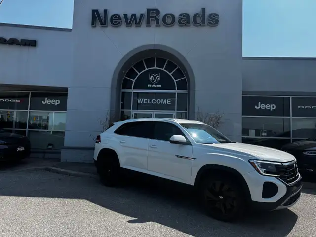 2024 Volkswagen Atlas Cross Sport 2.0 TSI Comfortline in Cars & Trucks in Markham / York Region - Image 2