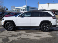This Jeep Grand Cherokee has a durable Regular Unleaded V-6 3.6 L/220 engine powering this Automatic... (image 3)