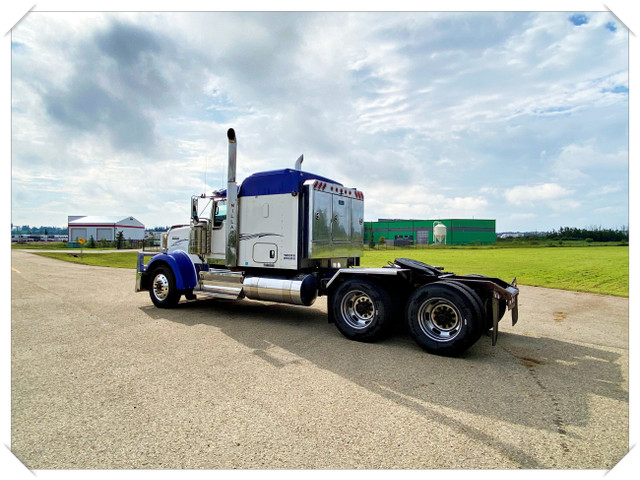 2013 Kenworth W900L Highway Tractor With Sleeper in Heavy Trucks in Red Deer - Image 3