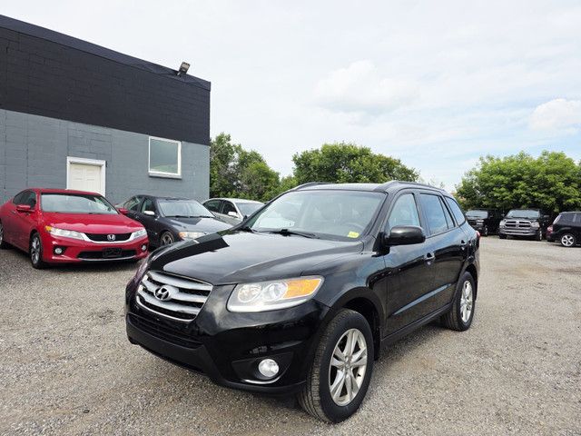 2012 Hyundai Santa Fe AWD Full service history Heated Seats in Cars & Trucks in Calgary