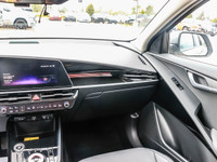 Used 2024 Kia Niro Plug-In Hybrid | Gray | 6-Speed Dual Clutch | Apple CarPlay & Android Auto | For... (image 7)