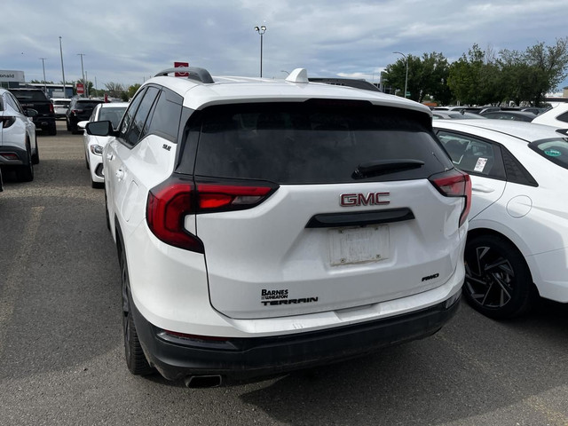 GMC Terrain SLE 2019 in Cars & Trucks in Lethbridge - Image 2