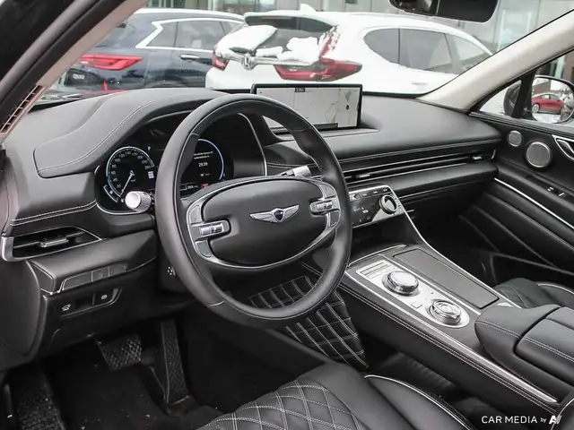 2024 Genesis GV80 3.5T Prestige 7P panoramic Sunroof | Alloy... in Cars & Trucks in London - Image 14