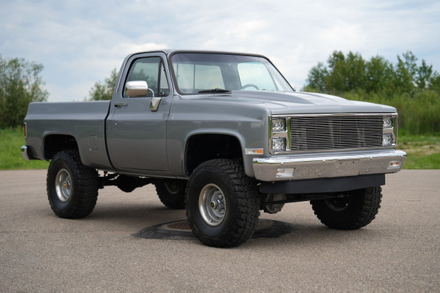 1982 GMC Pickup K1500 WIDESIDE RESTO MOD in Cars & Trucks in Red Deer - Image 3