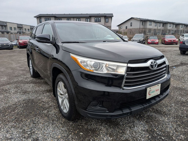 2015 Toyota Highlander LE 4dr SUV AWD (3.5L 6cyl 6A) in Cars & Trucks in London - Image 4