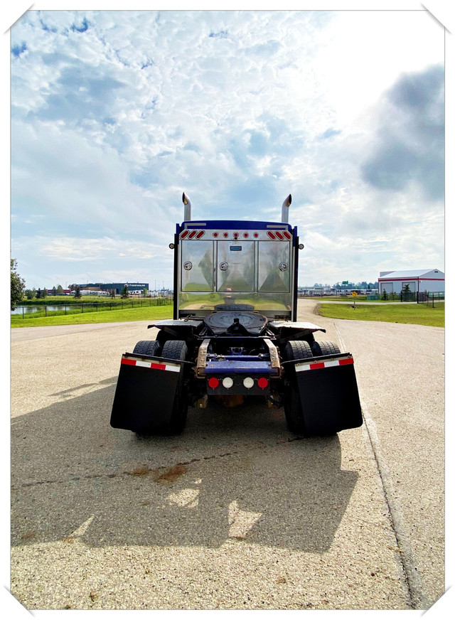 2013 Kenworth W900L Highway Tractor With Sleeper in Heavy Trucks in Red Deer - Image 4