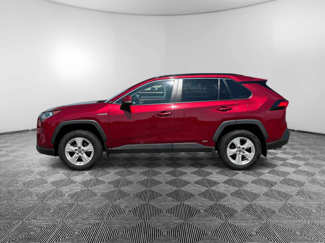 2019 Toyota RAV4 AWD Hybrid XLE in Cars & Trucks in Medicine Hat - Image 2
