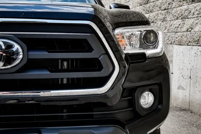 2022 Toyota Tacoma SR5 • SIDE STEPS • HEATED SEATS • CP/AA in Cars & Trucks in Kingston - Image 30