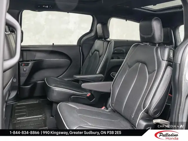 2019 Chrysler Pacifica Limited in Cars & Trucks in Sudbury - Image 11