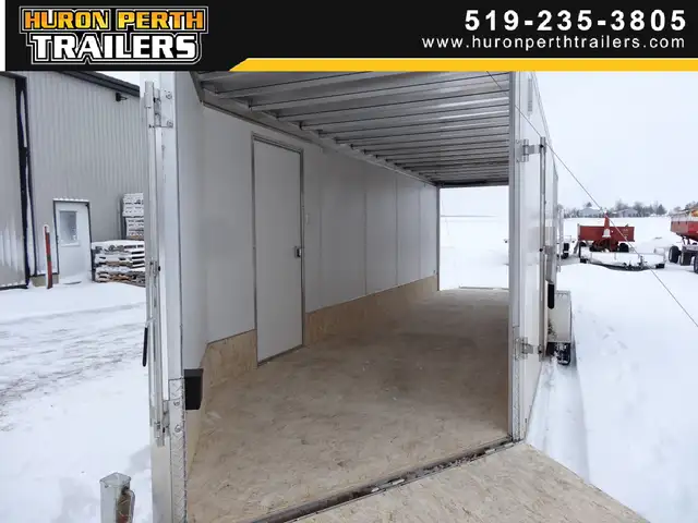 2023 OCTANE Fuel Series 7x27 Aluminum Snowmobile Trailer in Cargo & Utility Trailers in Grand Bend - Image 9