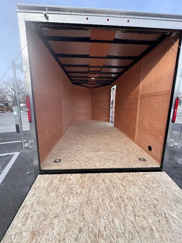 6x12 Single Axle 6.6 INT Enclosed Cargo Trailer in Cargo & Utility Trailers in Brantford - Image 7