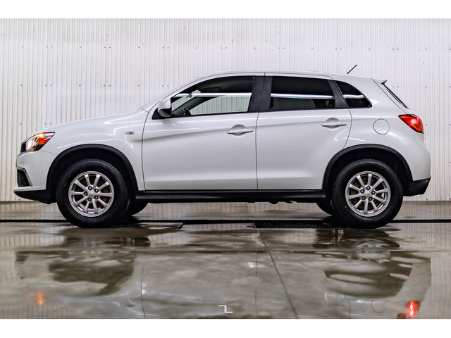 2016 Mitsubishi RVR AWD SE BCam in Cars & Trucks in Red Deer - Image 2