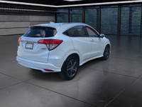 A compact and versatile all-wheel-drive crossover, offering premium features and practicality. The T... (image 7)