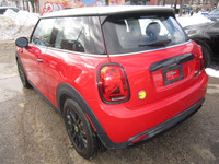 FULL EV. AUTOMATIC. FINISHED IN RED WITH BLACK LEATHER INTERIOR. ALLOY WHEELS, NAVIGATION, BACK UP C... (image 2)