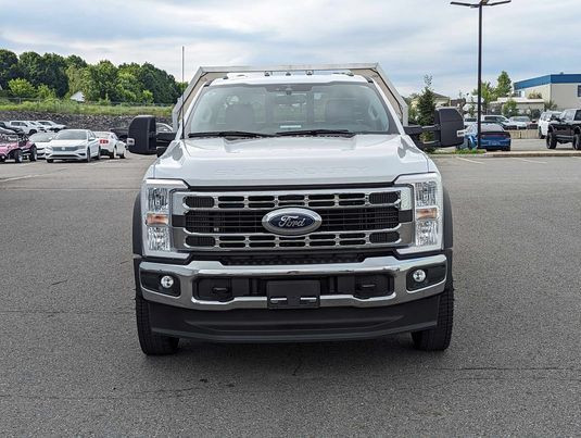 Ford Super Duty F-550 DRW XLT cabine simple 4RM 169 po DCE de 84 in Cars & Trucks in Victoriaville - Image 2