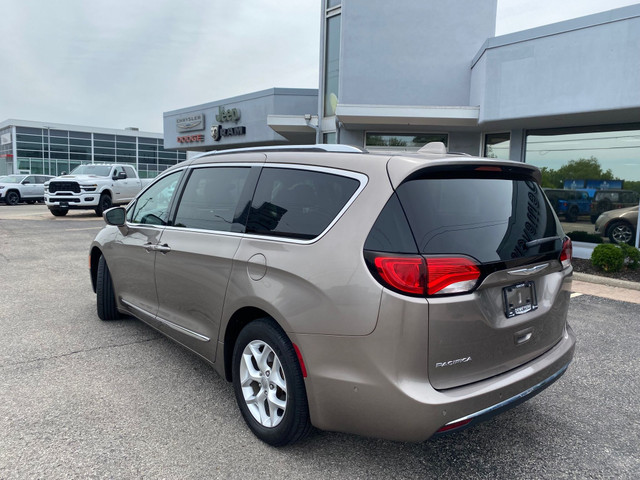 2017 Chrysler Pacifica Touring-L Plus Low Mileage, Well Maint... in Cars & Trucks in Norfolk County - Image 3