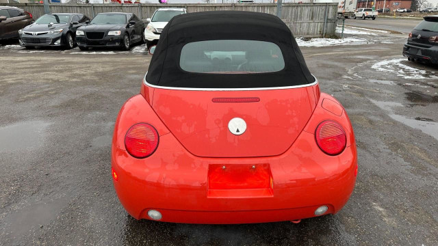  2004 Volkswagen New Beetle CONVERTIBLE*MANUAL*VERY CLEAN*ONLY 1 in Cars & Trucks in London - Image 4