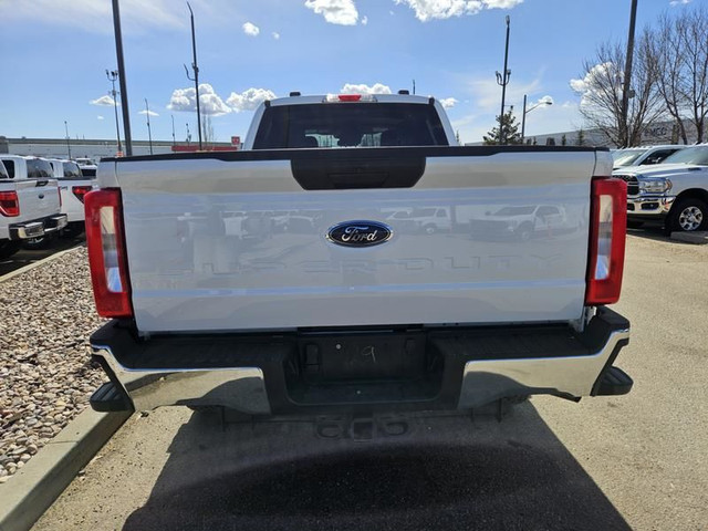 2023 Ford Super Duty F-250 SRW XLT 4WD Crew Cab 6.75' Box, 7.3L  in Cars & Trucks in St. Albert - Image 4