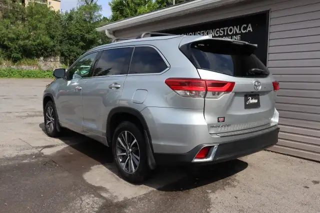2018 Toyota Highlander XLE 3RD ROW - LEATHER - MOONROOF62863212839427124