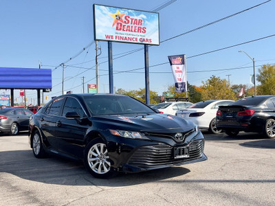  2018 Toyota Camry PWR SEAT HEATD SEATS MINT! WE FINANCE ALL CRE