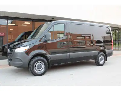 ONLY 59,000 KM!!! , YES , ONLY 59,000 KM!!! !!! 2020 MERCEDES SPRINTER 2500 -- 144 - LOW ROOF!!! 3.0...