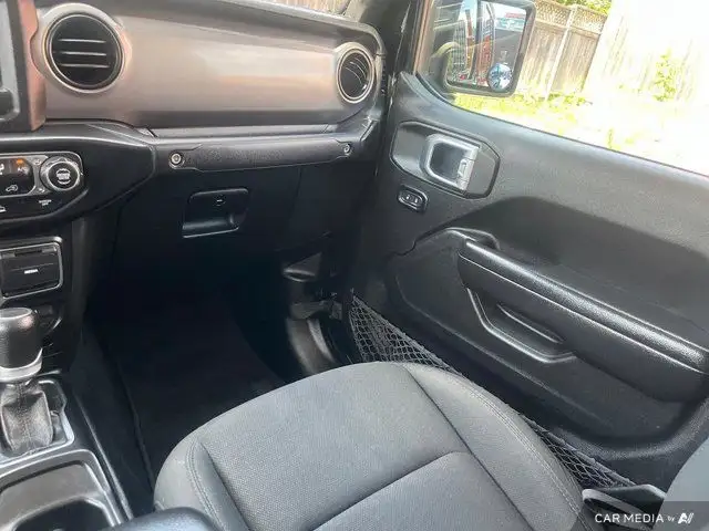 2020 Jeep Gladiator Sport S in Cars & Trucks in Moncton - Image 19
