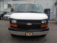 Engine: 8 Cylinder Engine 4.8L/293CI Safety Equipment Energy-absorbing steering column Child safety... (image 2)
