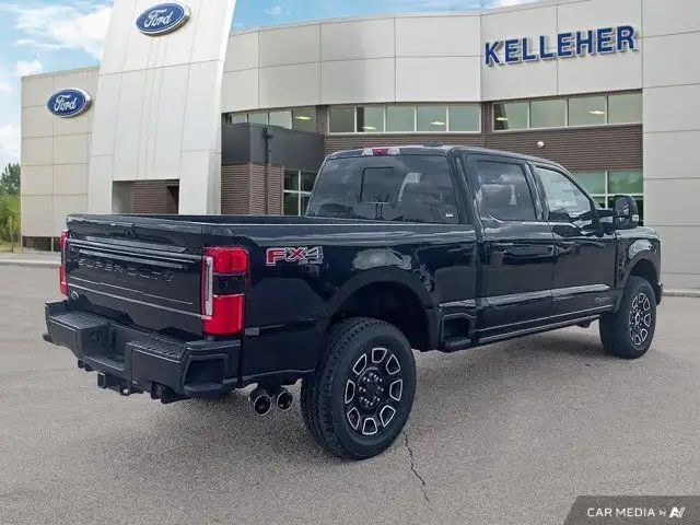 2025 Ford Super Duty F-250 SRW Platinum dans Autos et camions dans Brandon - Image 6