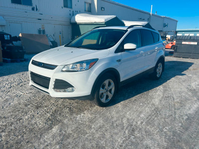 2016 Ford Escape SE | Moonroof | Reverse Camera |