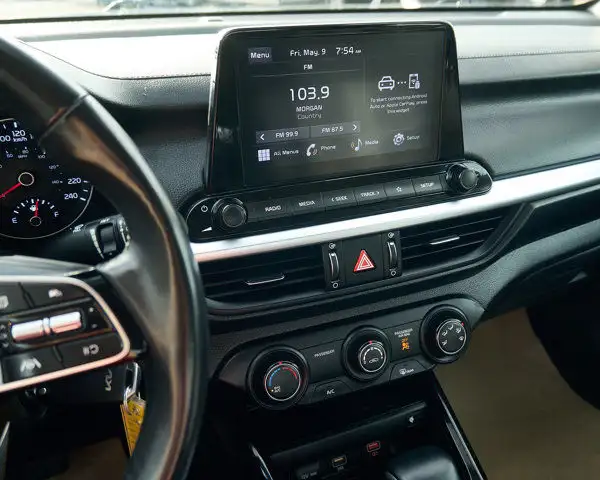 2022 Kia Forte EX | Charging Pad | Apple CarPlay | Heated Wheel in Cars & Trucks in Edmonton - Image 18