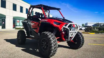 COMPLETE WITH UPGRADED ROCK CRAWLER TIRES! 2022 Polaris RZR XP 1000 High LifterULTIMATE MUD PERFORMA...