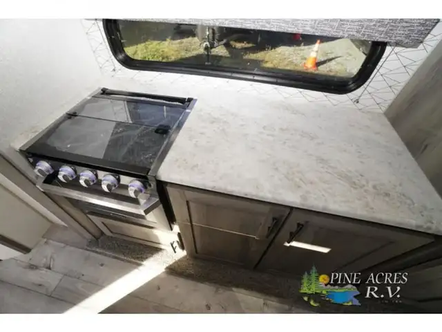 2023 KZ Sportsmen 363FL in Travel Trailers & Campers in Truro - Image 5