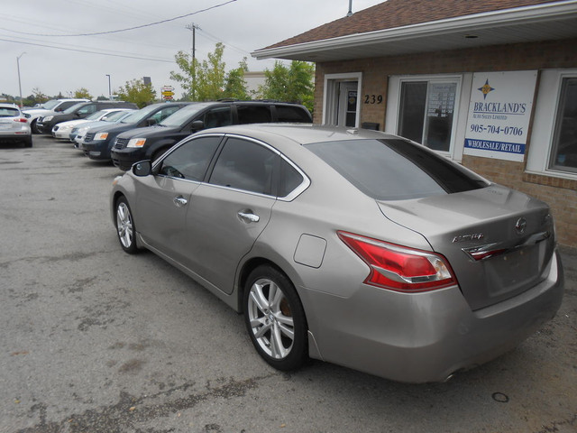  2013 Nissan Altima 4dr Sdn V6 CVT 3.5 SL in Cars & Trucks in St. Catharines - Image 3