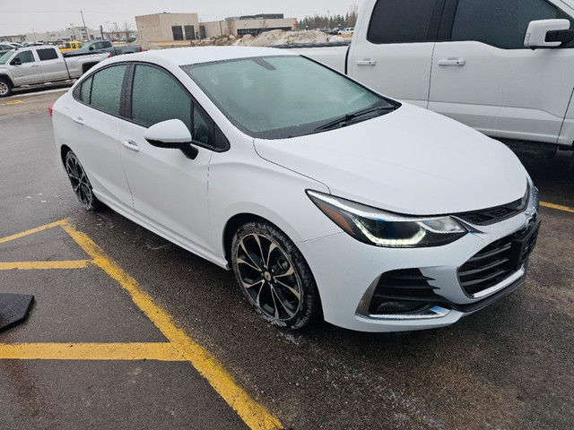 2019 Chevrolet Cruze Premier - Heated Seats in Cars & Trucks in Winnipeg - Image 2