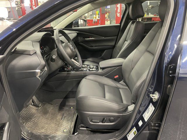 2025 Mazda CX-30 GS Luxury | Brand New Condition | Clean Carfax in Cars & Trucks in Calgary - Image 4